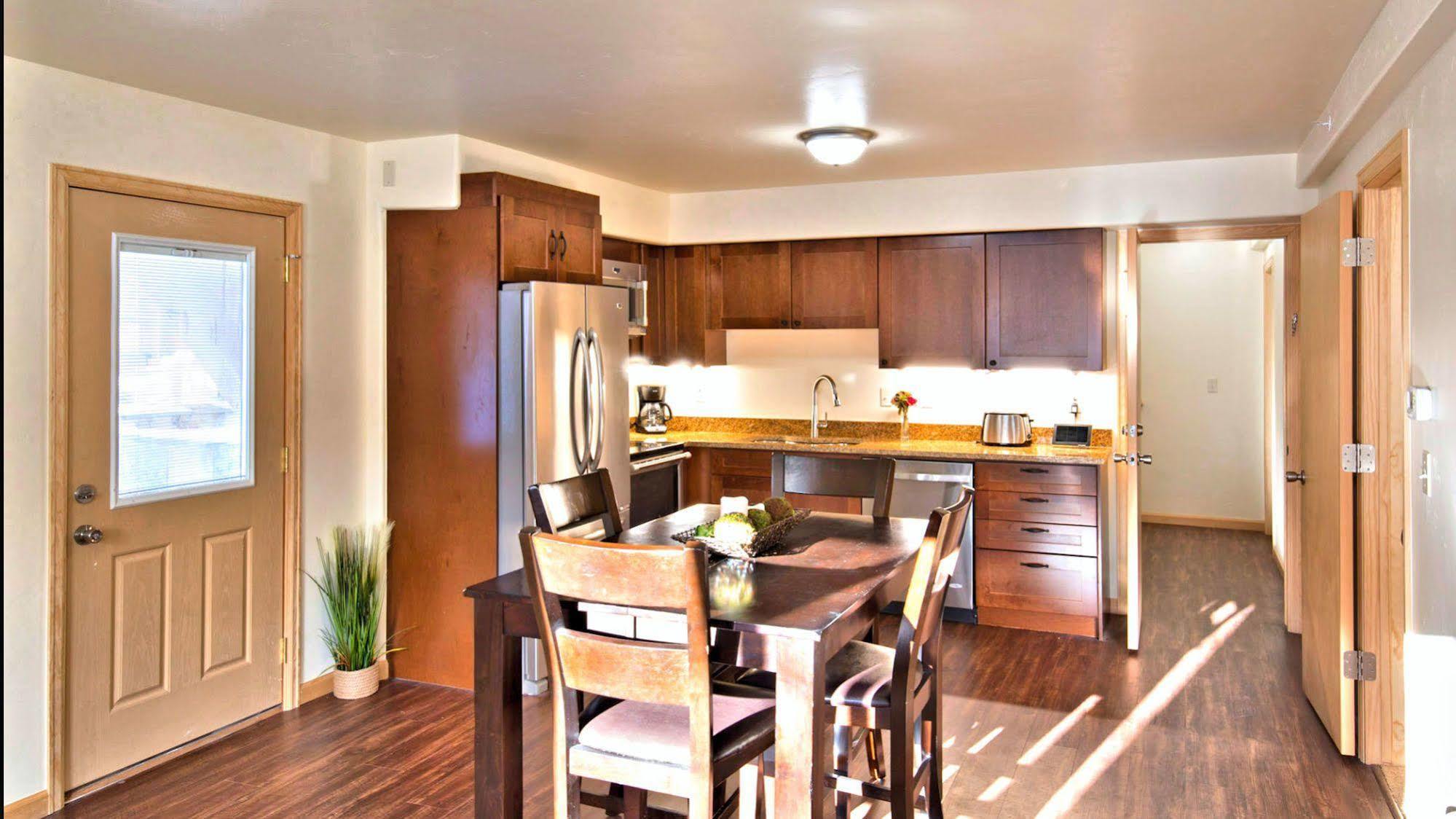 Mein Haus Bed & Breakfast Avon Exterior foto