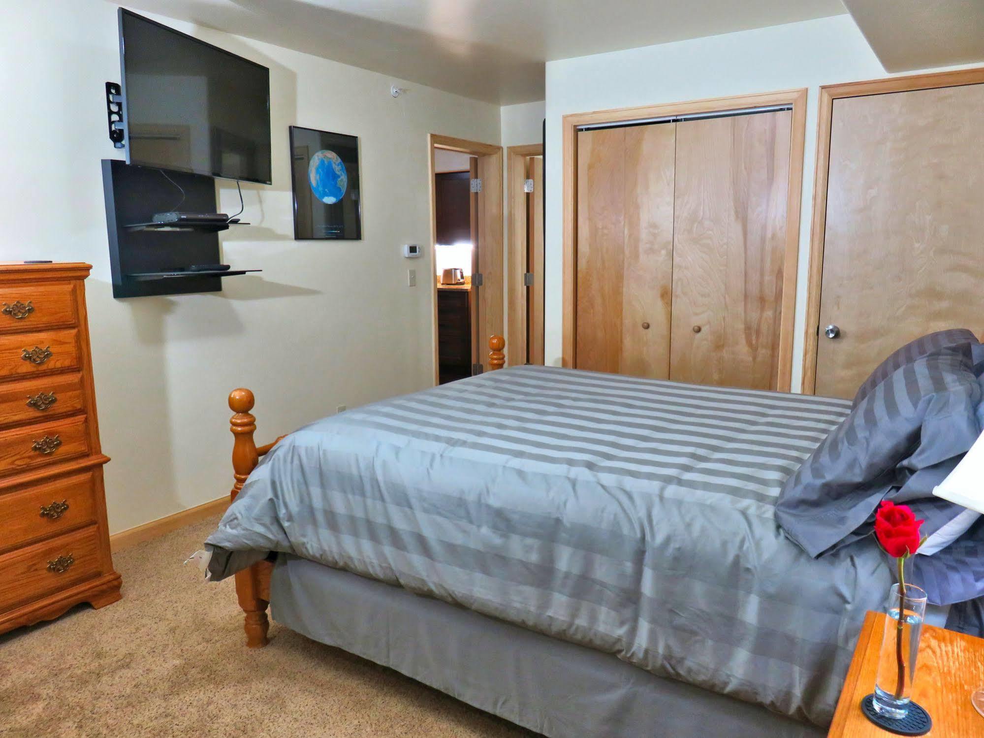 Mein Haus Bed & Breakfast Avon Exterior foto